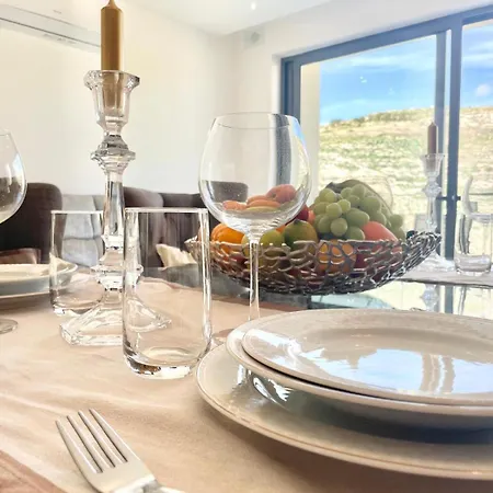Gozo Coastal With Stunning Sea View, Free Private Parking, Ac & Wifi Apartment