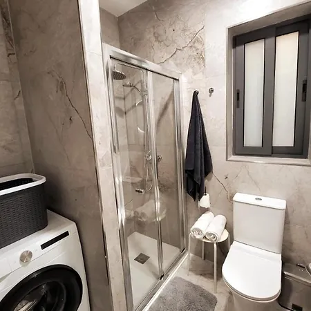 Gozo Coastal With Stunning Sea View, Free Private Parking, Ac & Wifi *